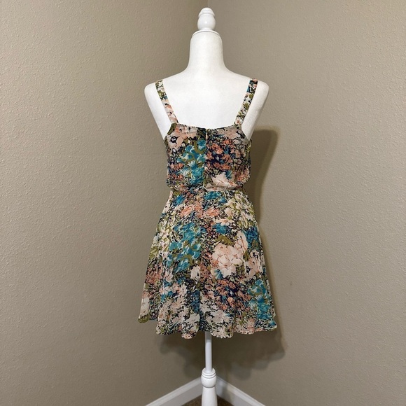 Lucca Couture Floral Dress Size Small - Picture 6 of 6
